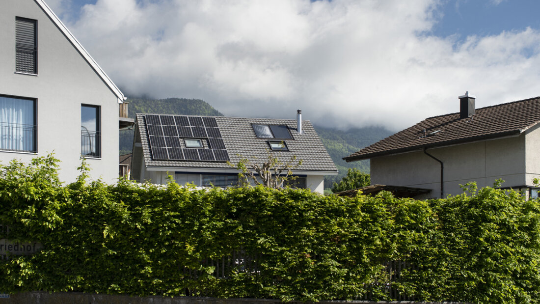 Im Kanton Schaffhausen soll es auch nach Abschaffung des Eigenmietwerts Steuerabzüge für energetische Sanierungsmassnahmen geben. (Symbolbild) 20260518151809745.jpg