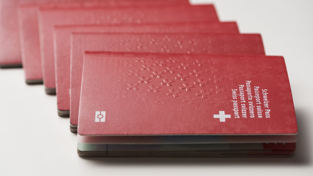 Wer sich einbürgern lassen und den Schweizer Pass erhalten will, zahlt je nach Kanton sehr unterschiedliche Gebühren. (Symbolbild) 20251213092933185.jpg