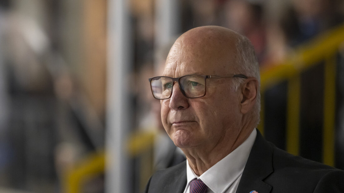 Der neue ZSC-Trainer Claude Julien fand auch gegen Ajoie das richtige Rezept 20260922225224594.jpg