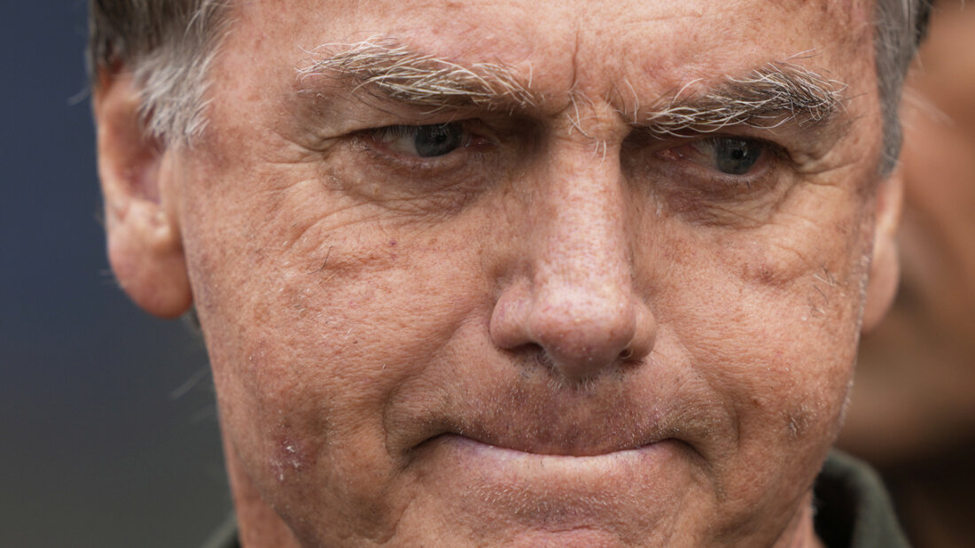ARCHIV - Der ehemalige brasilianische Präsident Jair Bolsonaro. Foto: Eraldo Peres/AP/dpa/Archivbild 20251220071951256.jpg