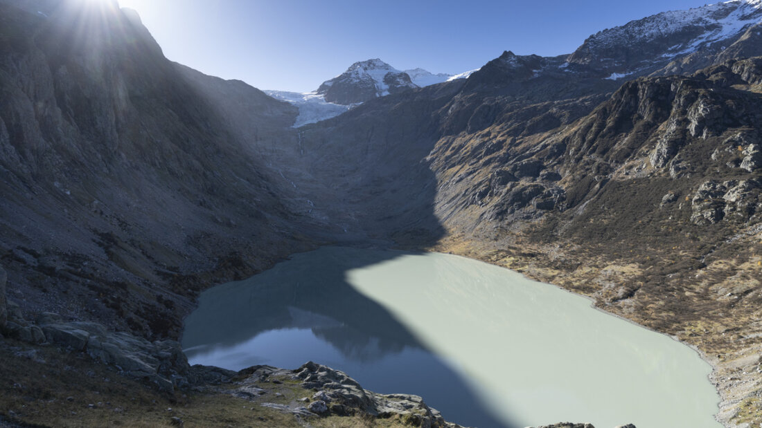 Der Triftgletscher und der Triftsee im Kanton Bern. Unter anderem hier soll in naher Zukunft ein Wasserkraftwerk gebaut werden. (Archivbild) 20250909105915290.jpg