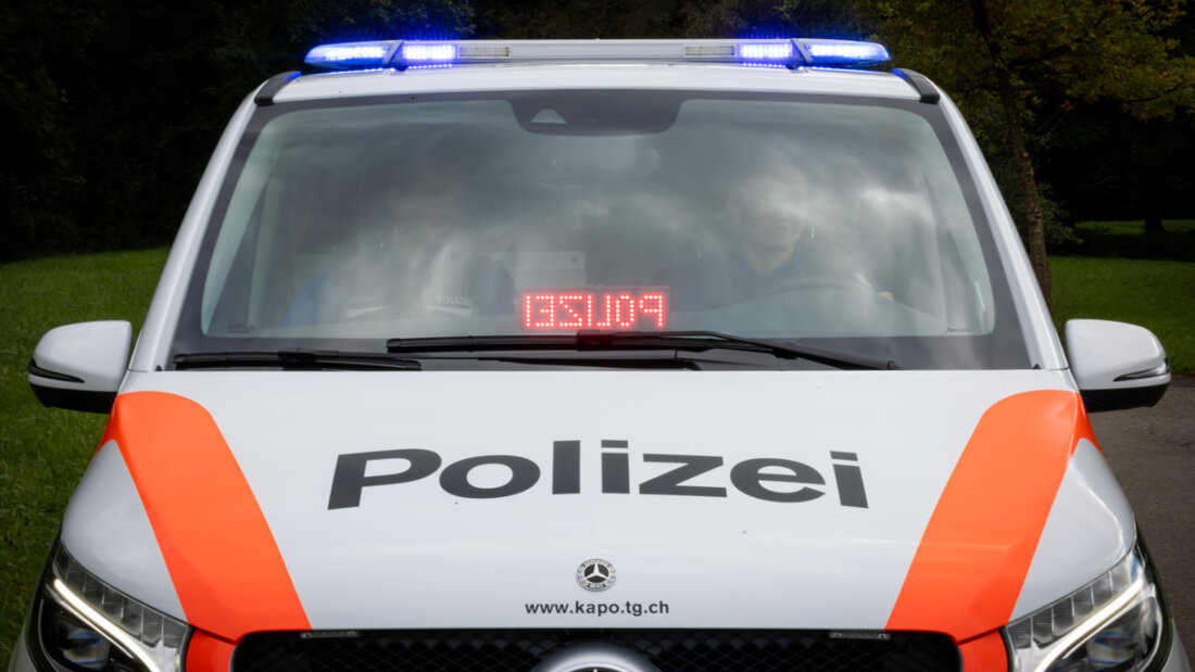 Die Kantonspolizei Thurgau zog einen betrunkenen Raser ohne Führerausweis aus dem Verkehr. (Symbolbild) 20260518150153255.jpg