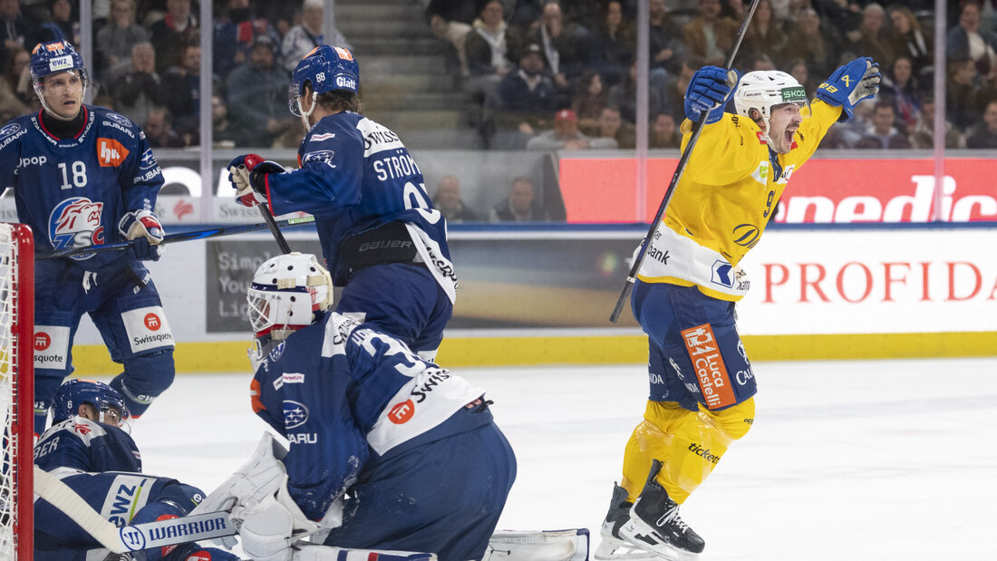 Der Davoser Stürmer Yannick Frehner freut sich über sein Tor zum 2:0 gegen die ZSC Lions 20261020221538390.jpg