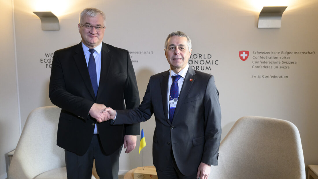 OSZE-Vorsitzender und Bundesrat Ignazio Cassis (rechts) sprach am WEF mit dem ukrainischen Aussenminister Andij Sybiha über die Rolle der OSZE bei einem allfälligen Waffenstillstand in der Ukraine. 20260122111509417.jpg
