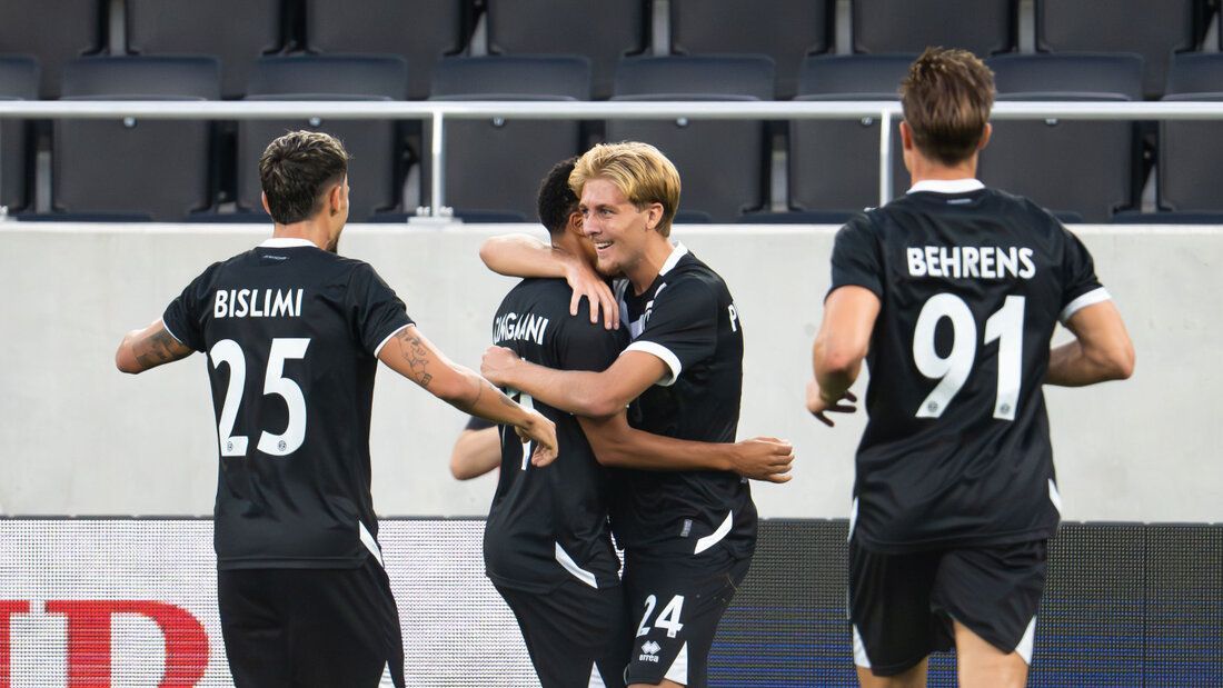 Neues Stadion, überzeugende Leistungen: Lugano feiert den 5:0-Sieg gegen den FCZ und die Führung in der Tabelle der Super League 20260809184211574.jpg