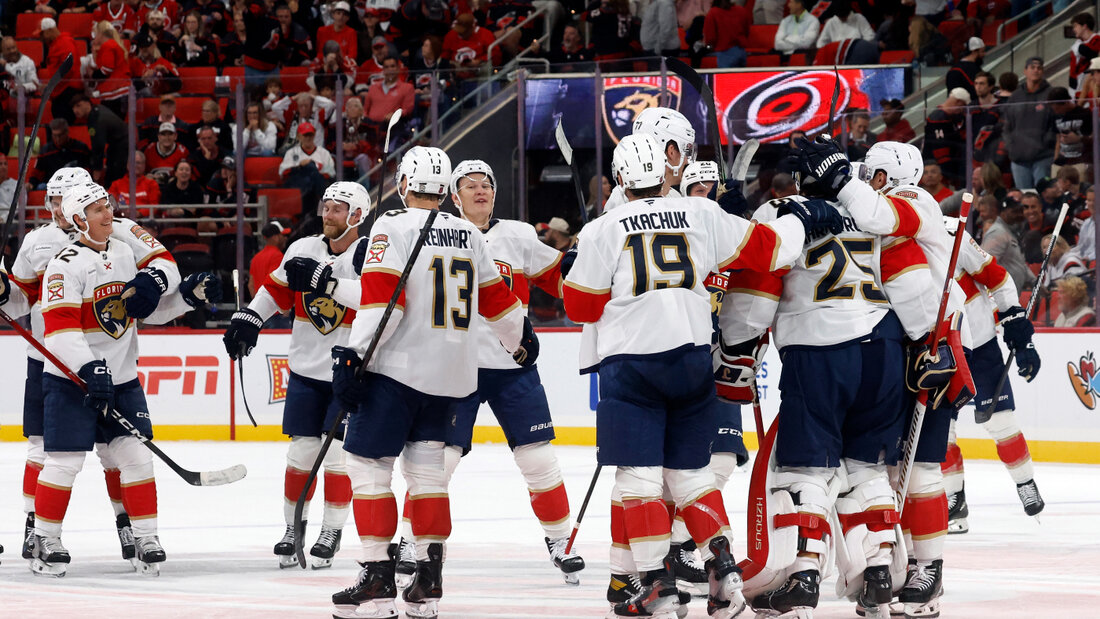 Die Spieler der Florida Panthers bejubeln den gelungenen Saisonauftakt 20260930060015339.jpg