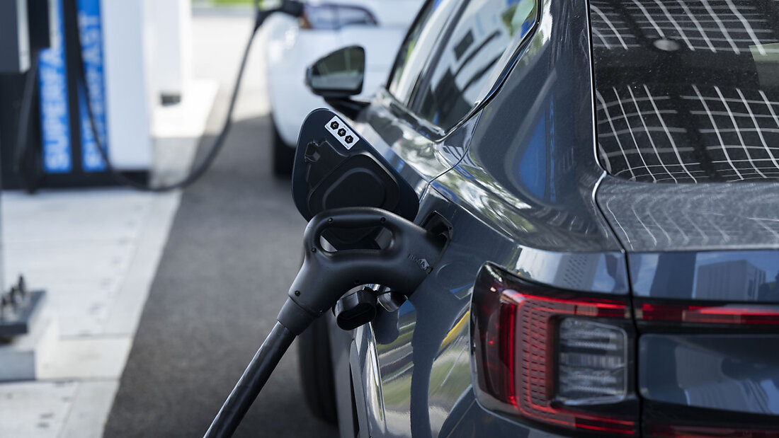 In der Schweiz sind 4,4 Prozent der zugelassenen Autos reine E-Autos. (Archivbild) 20250329073053258.jpg