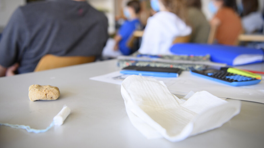 Eine neue Binde, die von Zürcher Forschenden entwickelt wurde, erkennt gewisse Krankheiten. (Symbolbild) 20250527084830694.jpg