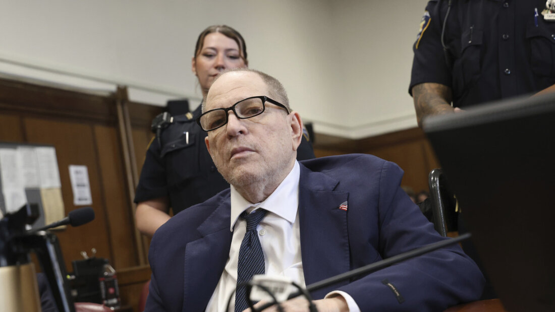 Harvey Weinstein erscheint vor dem Staatsgerichtshof in Manhattan, während die Geschworenen in New York zu den Beratungen über eine verbleibende Anklage in seinem Wiederaufnahmeverfahren zurückkehren. Foto: Jefferson Siegel/Pool The New York Times/AP/dpa 20250612185221524.jpg