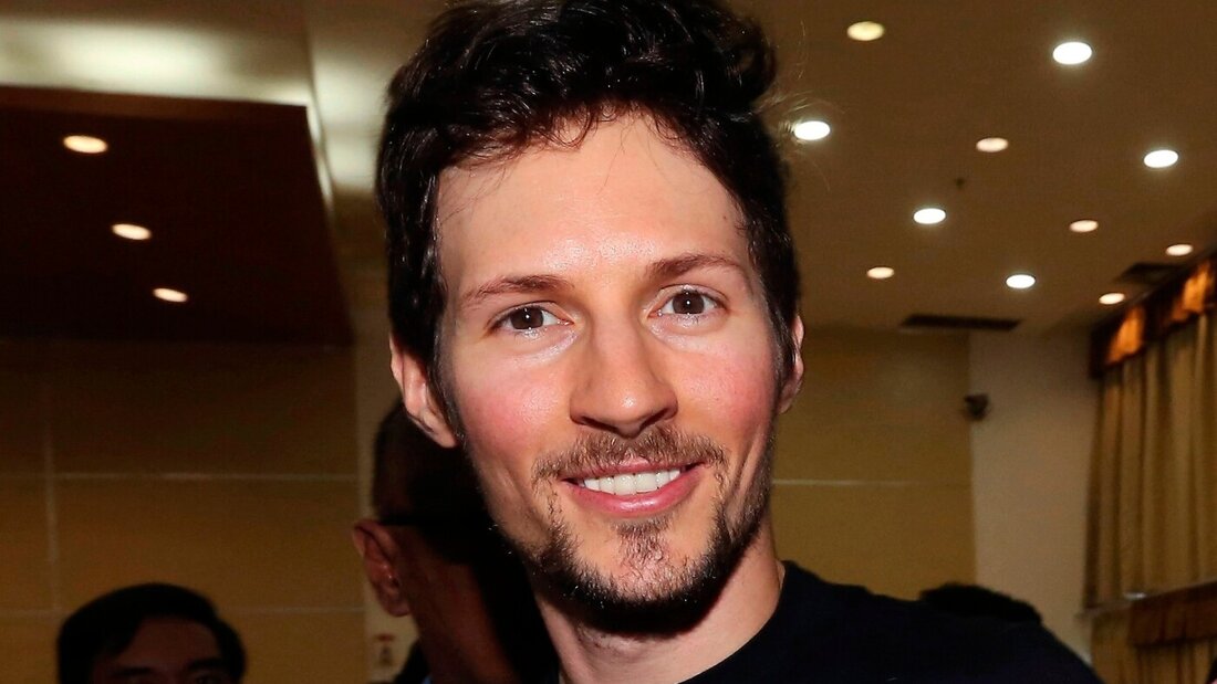 ARCHIV - Telegram-Mitbegründer Pavel Durov lächelt nach seinem Treffen mit dem indonesischen Minister für Kommunikation und Information, Rudiantara, am 1. August 2017 in Jakarta, Indonesien. Foto: Tatan Syuflana/AP/dpa/Archivbild 20260730163543483.jpg