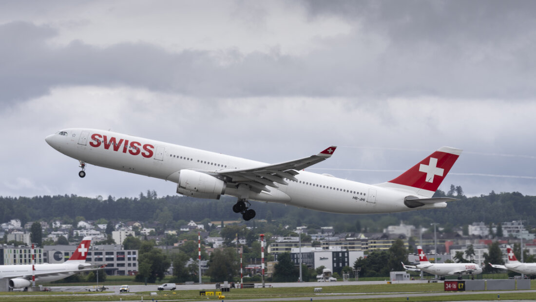 Die Swiss hat eine Sicherheitslücke erst nach zwei Monaten bemerkt und geschlossen. Dadurch waren versehentlich sensible Daten aus Piloten-Assessments für Unberechtigte zugänglich. (Archivbild) 20250806161453590.jpg