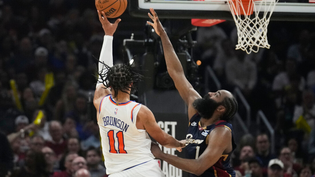 Jalen Brunson (links) lässt sich von James Harden nicht stoppen 20260524072108337.jpg