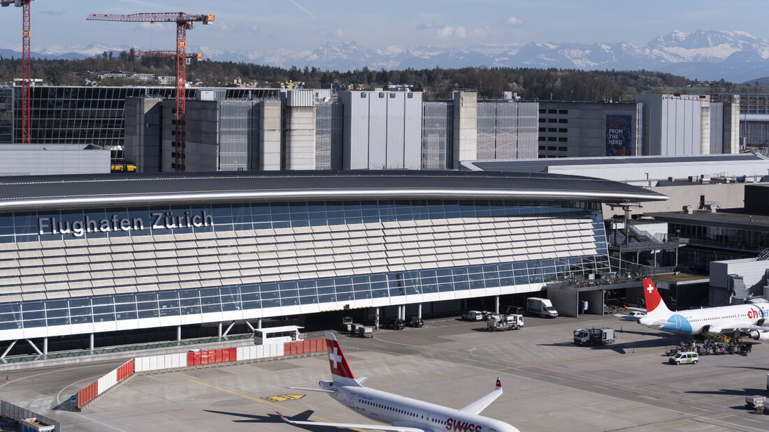 Am Flughafen Zürich waren im September mehr Passagiere unterwegs als im Vorjahr. Auch die Zahl der Flugbewegungen legte zu. (Symbolbild) 20261012181810845.jpg