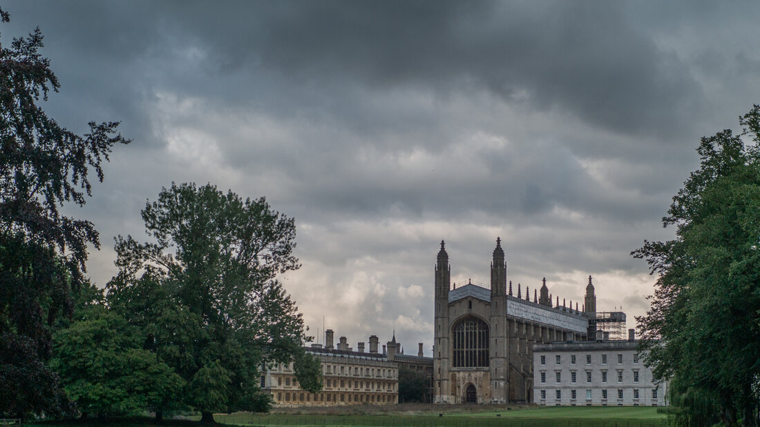 ARCHIV - Rückansicht des Kings College in Cambridge. Cambridge gilt als eine der besten Universitäten in Großbritannien. Foto: Lena Völk/dpa 20260816121108474.jpg
