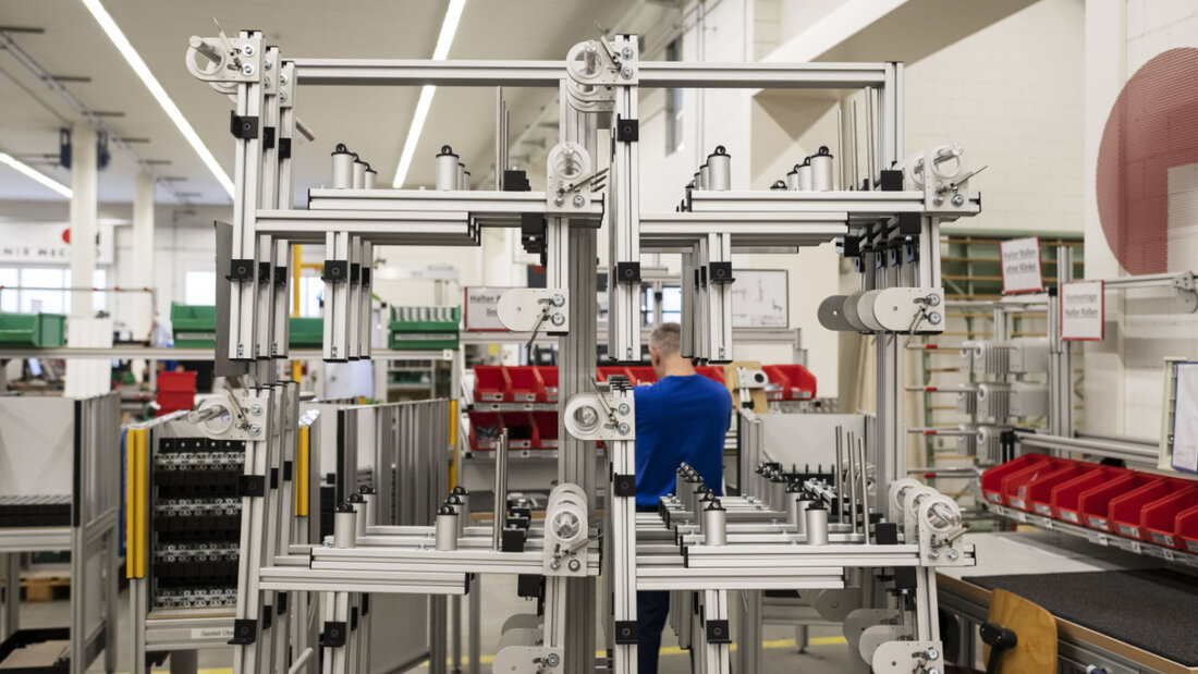 Die Stimmung bei exportorientierten Schweizer Industrieunternehmen ist im August im Nachgang zum US-Zollhammer überraschend stabil geblieben. Der Einkaufsmanagerindex (PMI) für die Industrie stieg sogar leicht an.(Symbolbild) 20250901094105193.jpg