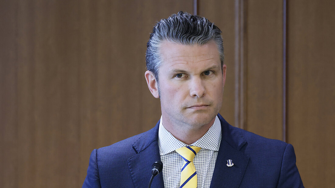 ARCHIV - US-Verteidigungsminister Pete Hegseth. Foto: Kiyoshi Ota/Bloomberg Pool via AP/dpa 20250425053511459.jpg