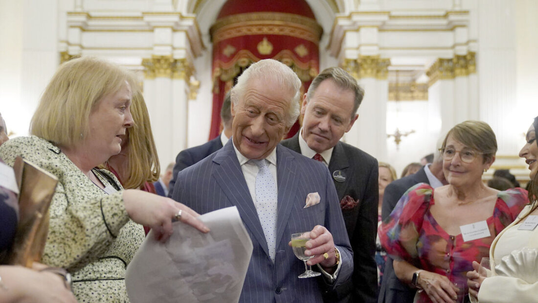 König Charles III. empfängt Gäste im Buckingham-Palast bei einem Empfang für gemeinschaftliche Initiativen im Kampf gegen Krebs, London, 30. April 2025. 20250501003501329.jpg