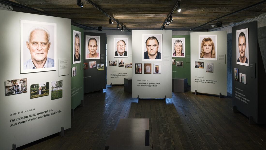 Im Bild eine Ausstellung über Opfer der fürsorgerischen Zwangsmassnahmen in Bern. Die Aufarbeitung über das düstere Kapitel der Verdingkinder müsse in Museen, Universitäten, Geschichtsbüchern und -Schulen vermittelt werden, sagte Bundesrätin Elisabeth Baume-Schneider. (Archivbild). 20260613123010802.jpg