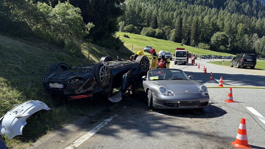 An den Autos entstand grosser Sachschaden, zwei davon erlitten einen Totalschaden. 20260705160857227.jpg