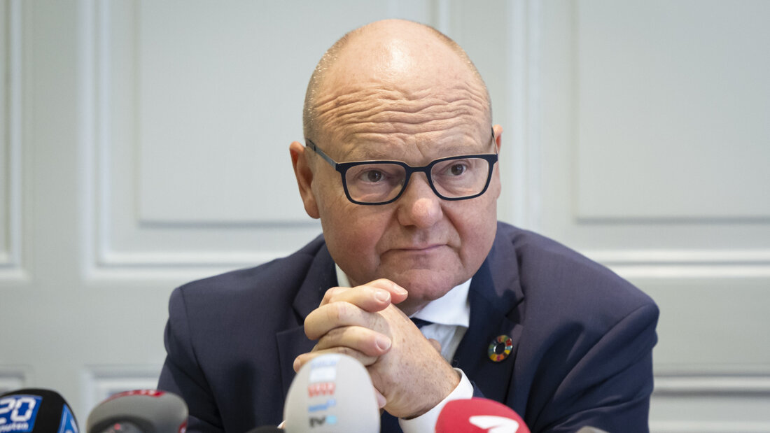 Der Direktor des Bundesamts für Statistik, Georges-Simon Ulrich, äusserte sich vor der Presse zu den fehlerhaften Zahlen bei den eidgenössischen Wahlen. (Archivbild) 20240106013013723.jpg