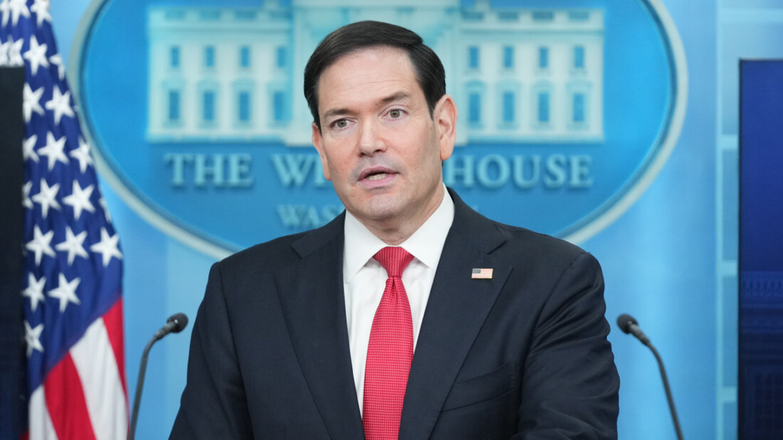 Marco Rubio, Außenminister der USA, spricht während einer Pressekonferenz im James Brady Press Briefing Room im Weißen Haus. Foto: Mark Schiefelbein/AP/dpa 20260514012910531.jpg