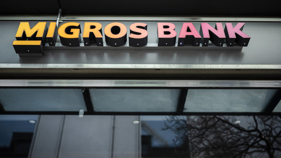 Migros Bank verzeichnet im ersten Halbjahr wegen höherer Kosten weniger Gewinn (Archivbild) 20250826071538042.jpg