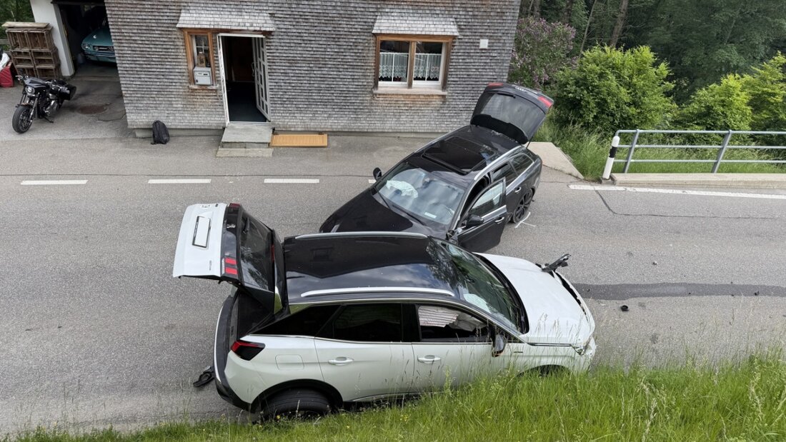 Beim Unfall in Rehetobel AR wurde niemand verletzt, es entstand aber Sachschaden. 20260528101647090.jpg