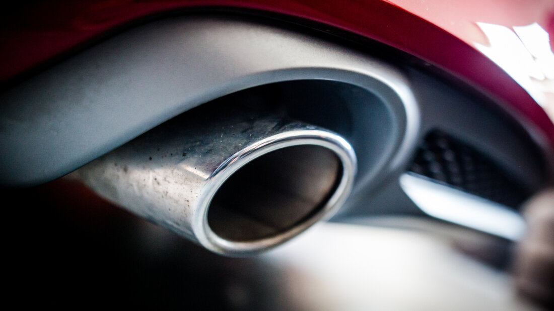 Die Wunschliste der deutschen Autobauer ist lang: Sie wollen den Kohlendioxidausstoss der Fahrzeuge nicht auf Null senken müssen und weiter Verbrenner-Pkw verkaufen können. (Symbolbild) 20251207093504582.jpg