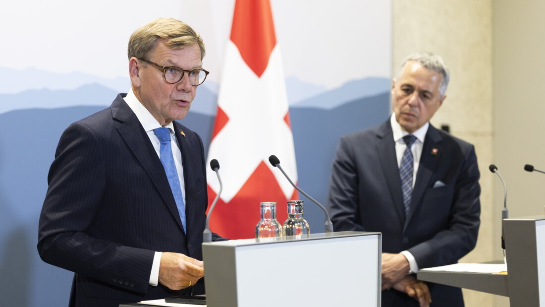 Der deutsche Aussenminister Johann Wadephul (links) bekräftigte zusammen mit seinem Schweizer Amtskollegen Ignazio Cassis die guten Beziehungen zwischen den beiden Staaten, 20260819180747710.jpg