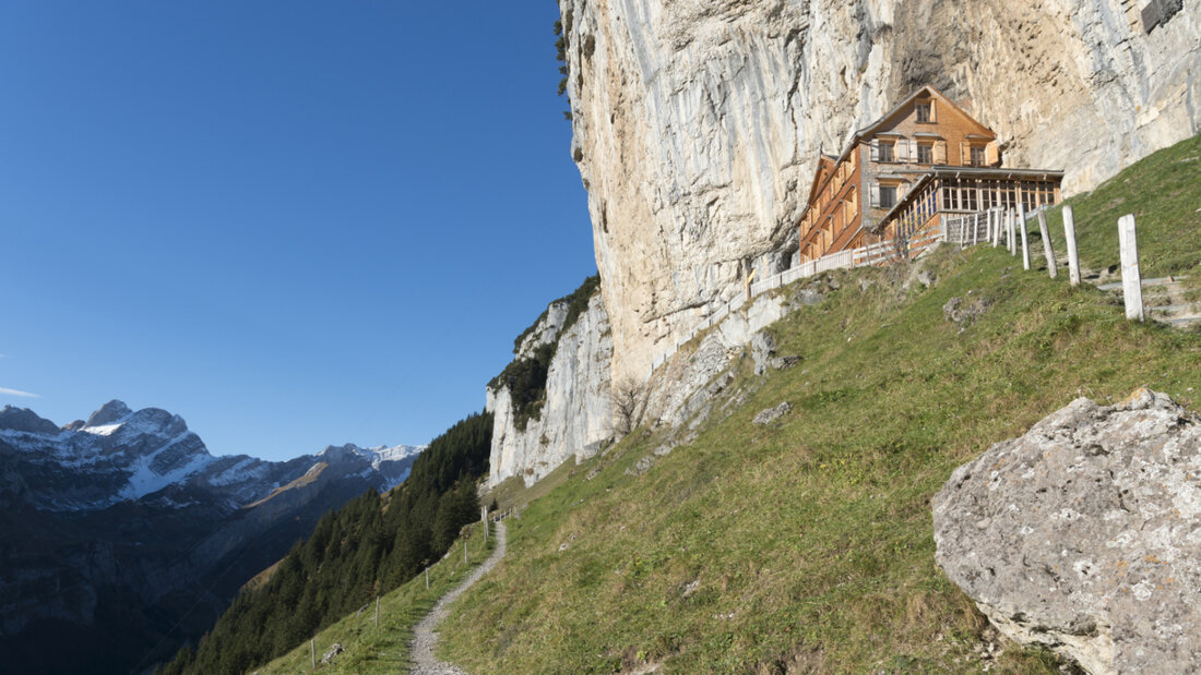 Das Appenzellerland soll künftig touristisch einheitlich vermarktet werden. Im Bild zu sehen ist das bei Touristen beliebte Berggasthaus Äscher. (Archivbild) 20250617140140840.jpg