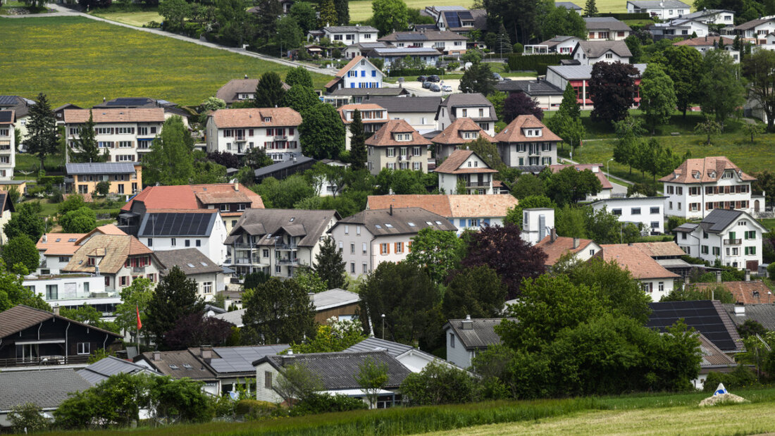 Die Zinsen für Hypotheken dürften in absehbarer Zeit auf dem aktuell tiefen Niveau verharren. (Symbolbild) 20260611072325655.jpg