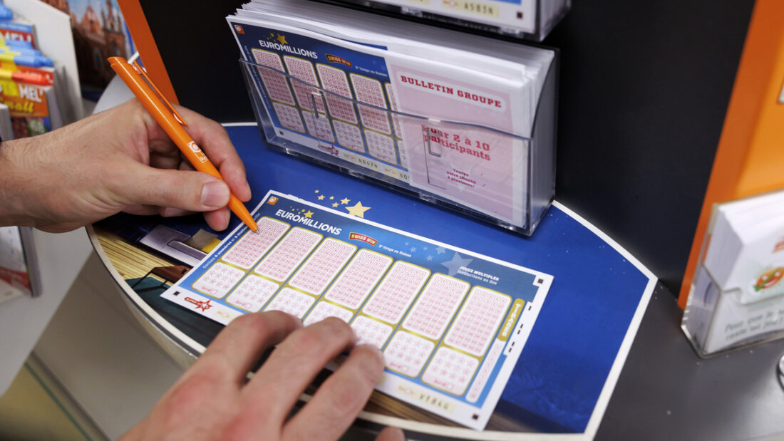 Ein Glückspilz hat die richtigen sieben Zahlen erraten und sich damit einen Gewinn von 15,93 Millionen Franken gesichert. (Archivbild) 20251212214429503.jpg