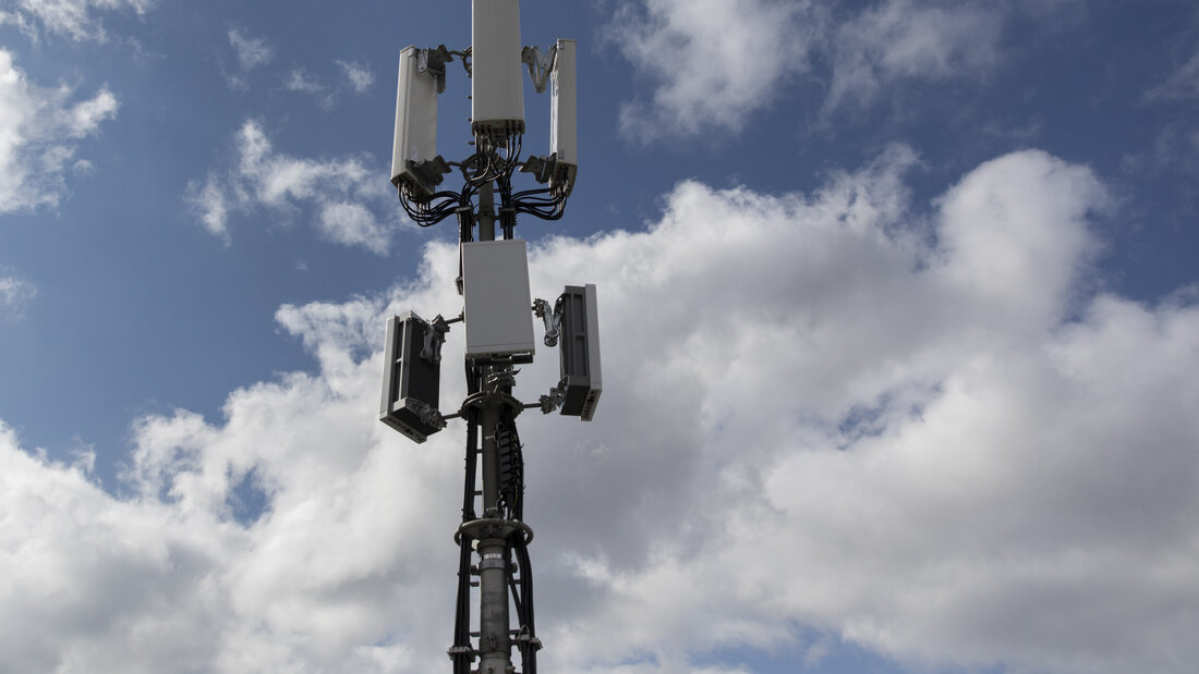 Die Erneuerung der auslaufenden Mobilfunkfrequenzen kostet die Telekomkonzerne Swisscom, Sunrise und Salt mindestens 854 Millionen Franken. (Themenbild) 20260901093125777.jpg