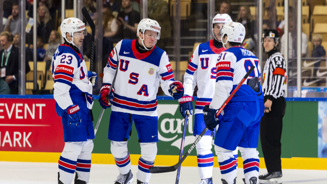 Spieler des US-Teams freuen sich über die vorzeitig sichergestellte Qualifikation für die Viertelfinals 20250518185455692.jpg