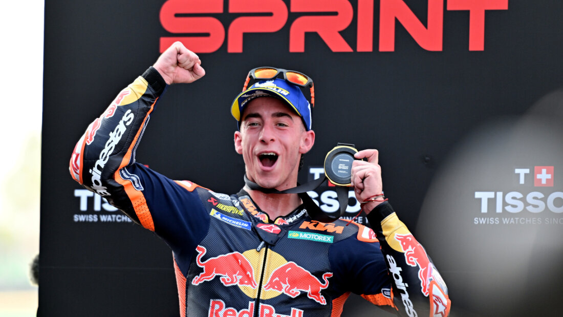 Freut sich über seinen ersten Sieg in der MotoGP: Pedro Acosta 20260228101243556.jpg