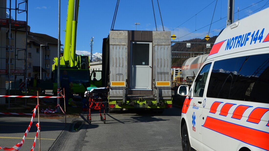 Auf dieser Baustelle in Samedan wurde der LKW-Chauffeur am Kopf verletzt. 20210519092740609.jpg