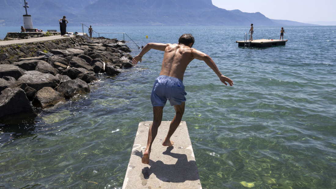 Abkühlung wann immer möglich ist ratsam bei der gegenwärtigen Hitze. (Bild vom Juni am Genfersee) 20250811135125503.jpg