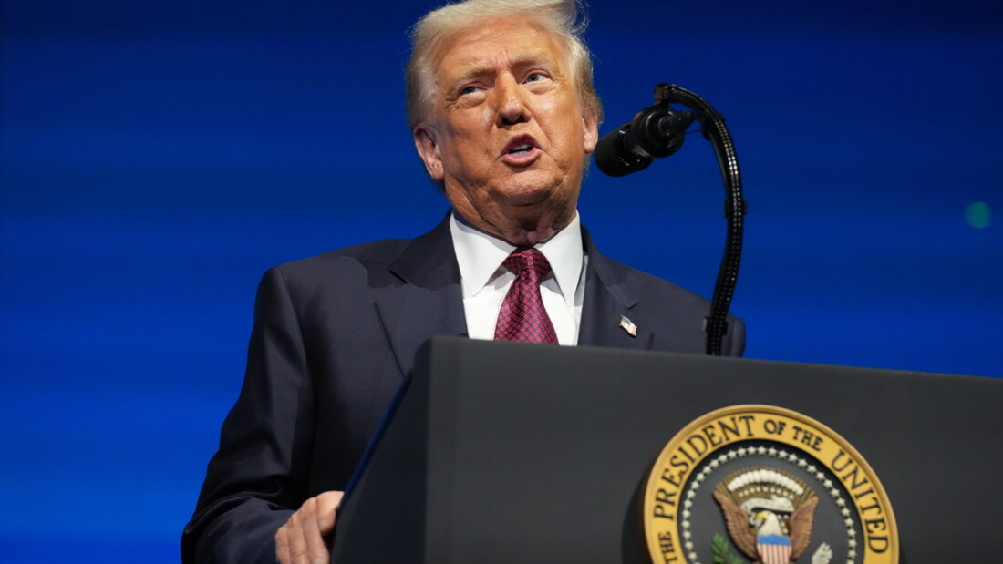 US-Präsident Donald Trump spricht vor dem America Business Forum Miami im Kaseya Center. Foto: Jacquelyn Martin/AP/dpa 20251106081334859.jpg
