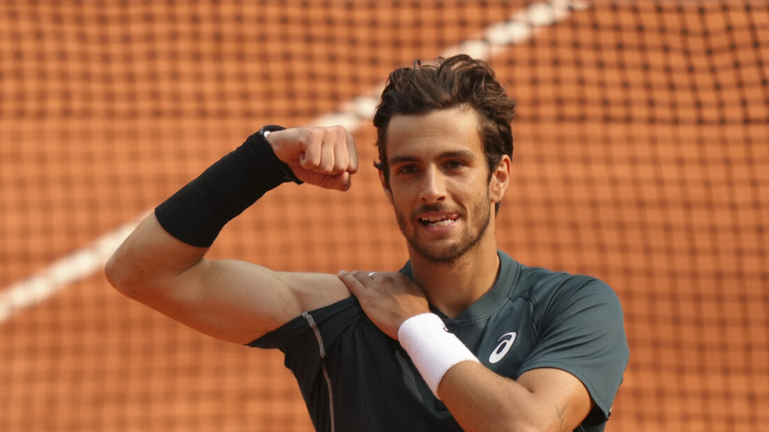 Lässt im Viertelfinal gegen Frances Tiafoe die Muskeln spielen: Lorenzo Musetti 20250603183801261.jpg