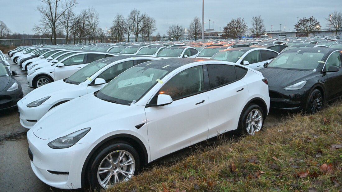 Die Anzahl an neu zugelassenen Fahrzeugen ist im Juli in der Schweiz gegenüber dem Vorjahr gestiegen. Während die E-Autos stark gefragt waren, sind die Verbrenner eingebrochen. (Archivbild) 20250808100030022.jpg