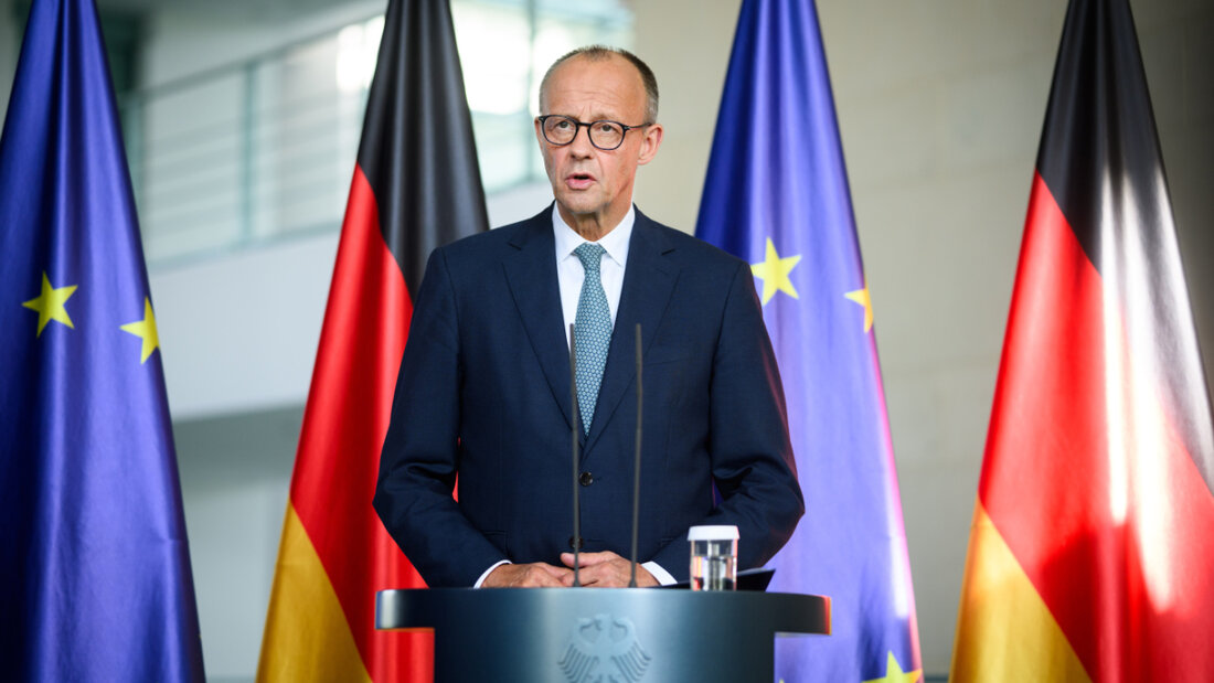 Bundeskanzler Friedrich Merz (CDU) äußert sich bei einer Pressekonferenz nach der Sitzung des Sicherheitskabinetts zu den Konflikten im Nahen Osten im Bundeskanzleramt. Foto: Bernd von Jutrczenka/dpa 20250730152903013.jpg