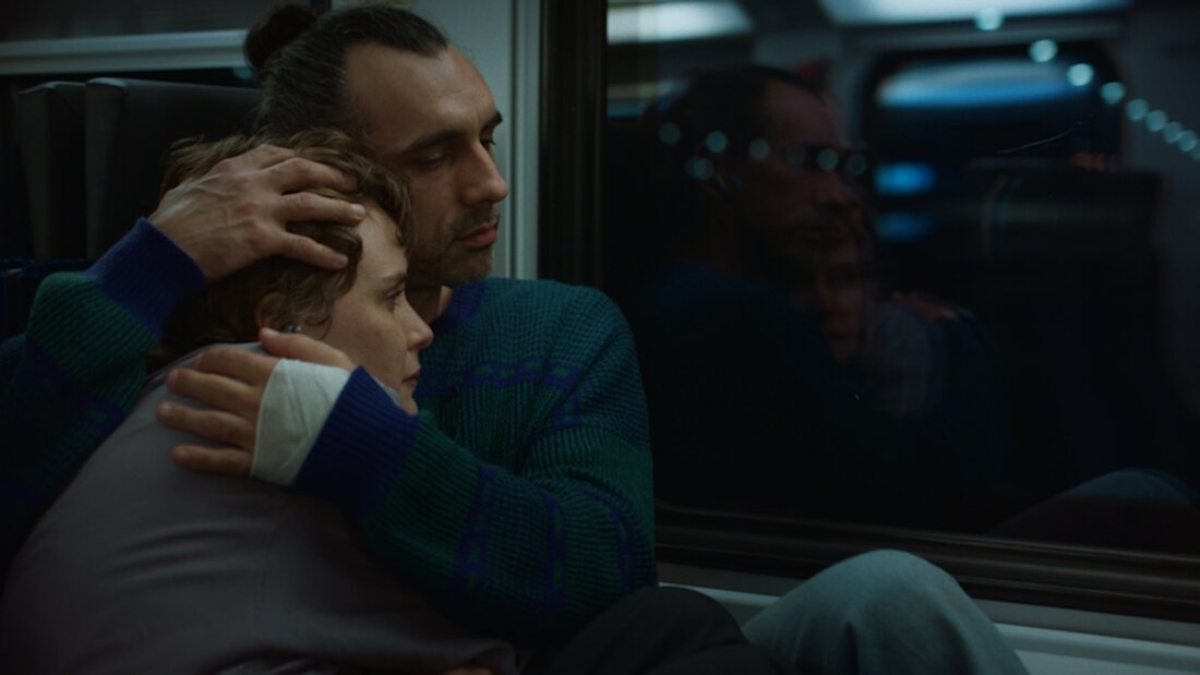 Bis zum Ende des Films "Von dem, was bleibt" herrscht eine grosse Stille um Selma und Nori, die ihr Baby verloren haben. 20260618063016293.jpg