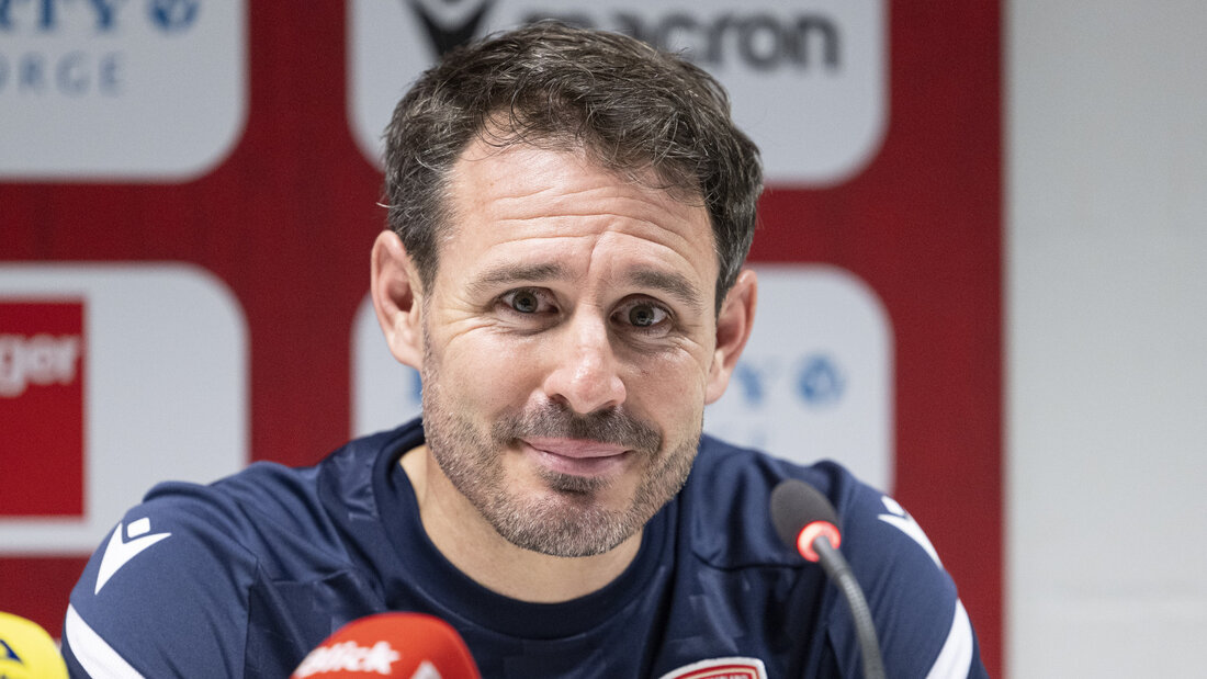 Der FC Thun mit Trainer Gian-Luca Privitelli (Bild) spielt in der Conference League unter anderem gegen Ajax Amsterdam 20260828135832344.jpg