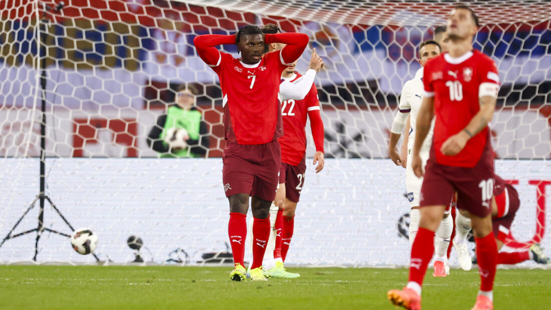 Breel Embolo und Granit Xhaka (rechts) hadern 20241115224911670.jpg