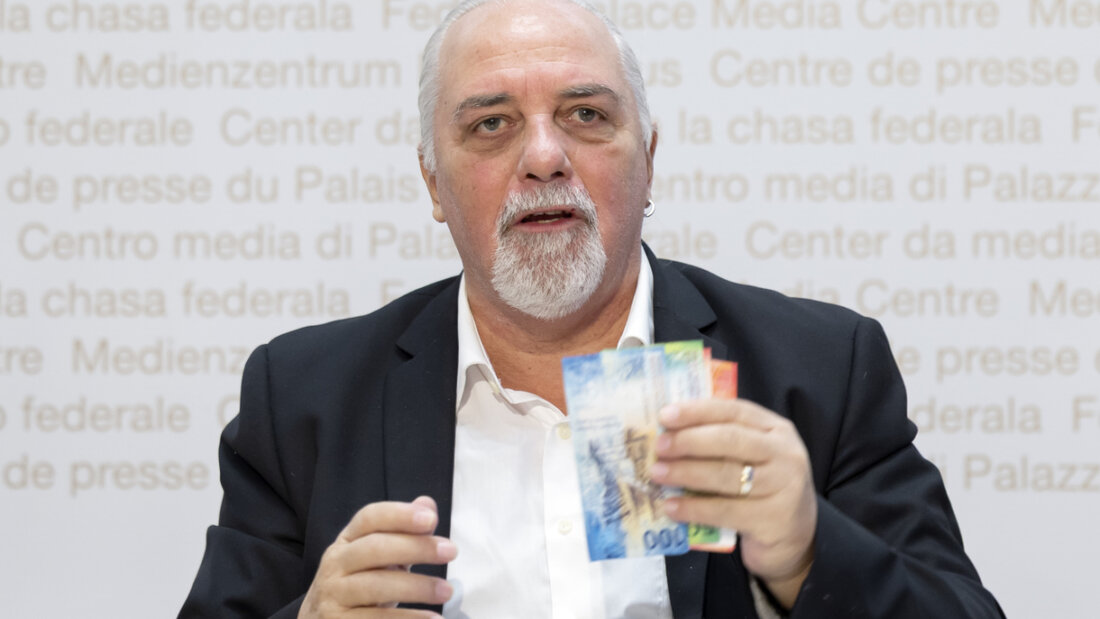 Richard Koller, Initiator der Volksinitiative "Bargeld ist Freiheit", beim Kampagnenstart für die Abstimmung am 8. März an einer Medienkonferenz in Bern. 20260106145426818.jpg