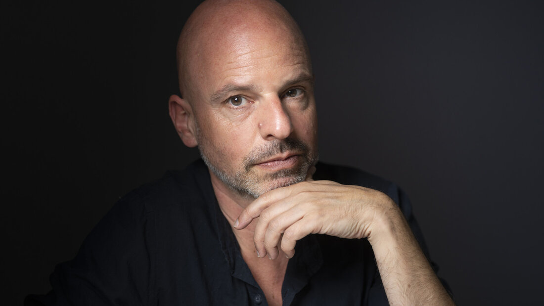 Yves Netzhammer in seinem Atelier in der Roten Fabrik in Zürich. 20260917124519836.jpg