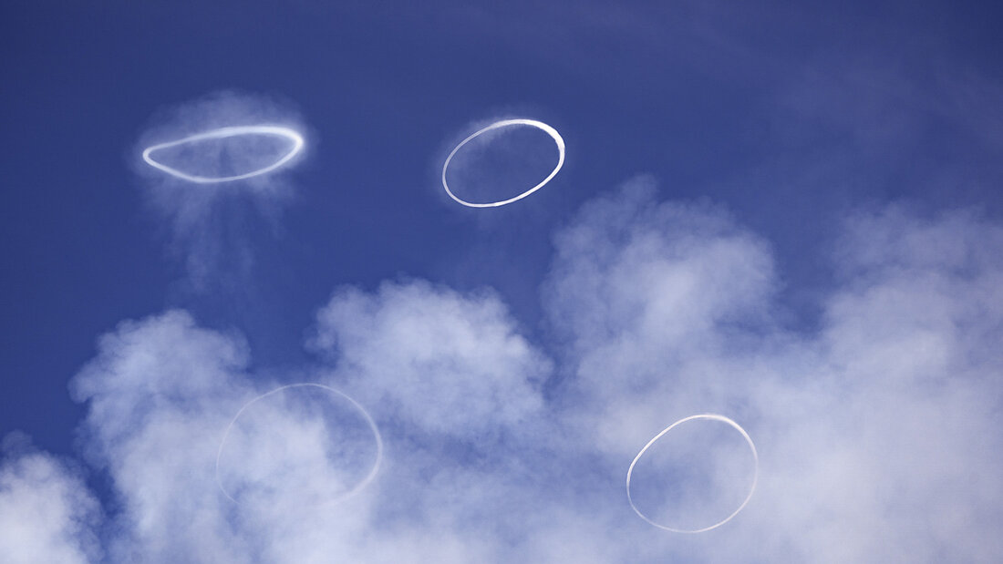 dpatopbilder - Die physikalischen Bedingungen, unter denen sich vulkanische Wirbelringe bilden, sind noch nicht vollständig bekannt. Foto: Giuseppe Di Stefano/AP/dpa 20240407105950693.jpg