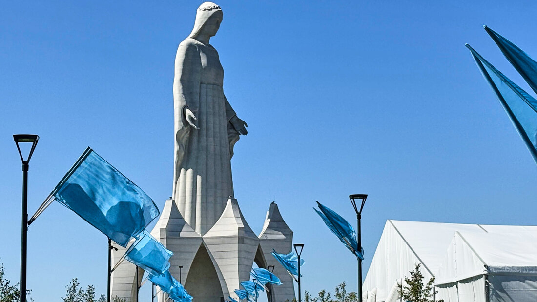 Mit einem feierlichen Gottesdienst ist in Polen eine riesige Marienstatue eingeweiht worden. Sie hat eine Gesamthöhe von mehr als 55 Metern gilt als grösste Marienfigur in Europa. 20260815131028623.jpg