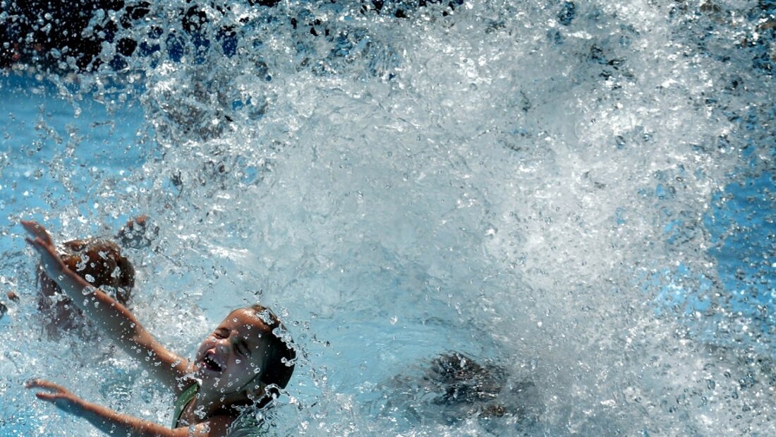 Im Kanton Genf haben vier Gemeinden Einspruch gegen das neue Gesetz eingelegt, das das Tragen von bedeckenden UV-Schutz-Badeanzügen in Schwimmbädern verbietet. (Symbolbild) 20260615142348268.jpg