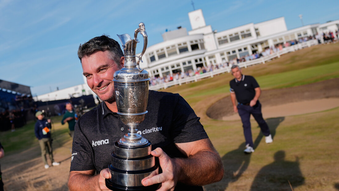 Ryan Fox aus Neuseeland mit der Claret Jug, der Siegtrophäe des The Open 20260720001511315.jpg